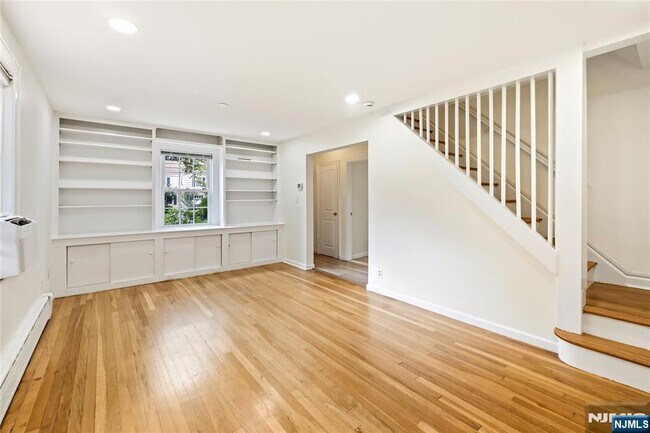 7 Burnham Pl
