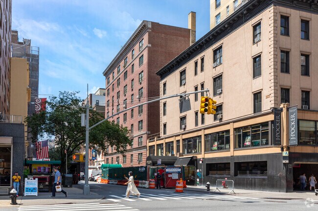 Photo - 125 E 63rd St