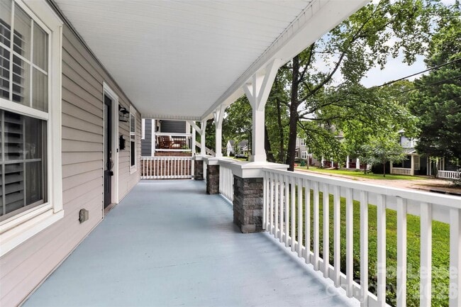 Photo - 1736 Parson St