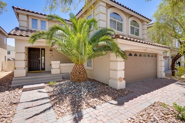 4-Bedroom Home with Heated Pool & Spa - 4-Bedroom Home with Heated Pool & Spa