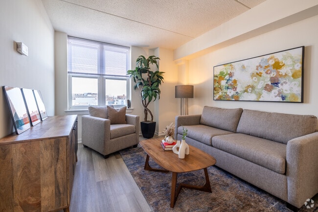 1BR, 1BA - 530SF - Living Room