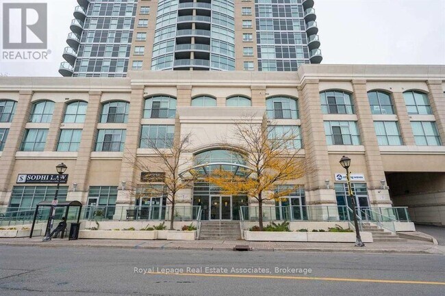 Photo - 9 George St N Unit 1804