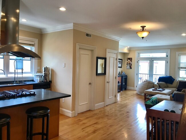 Photo - 360-362-362 Dorchester St Condo Unit 3