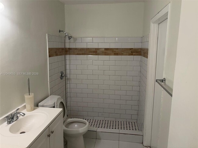 Photo - 5853 McKinley St Unit 3