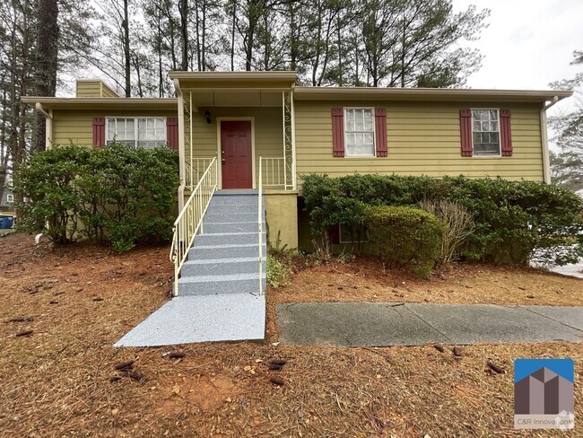 Building Photo - 2595 Woodland Dr NW Rental