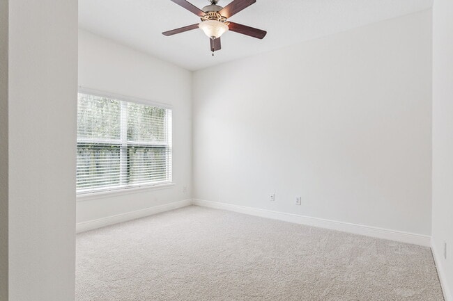 Photo - 11 W Harding St