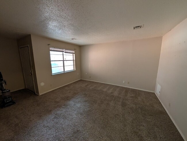 Photo - 122 Crystal Cir