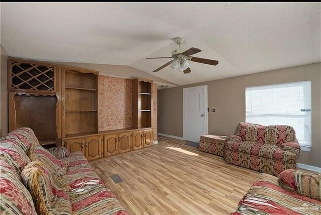 Photo - 13 Alvarado St