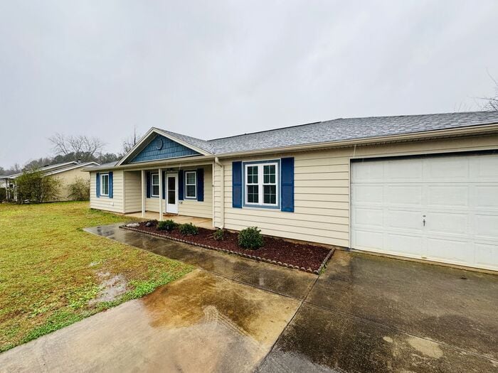 Photo - Coming soon with LARGE FENCED YARD, and lawn care INCLUDED