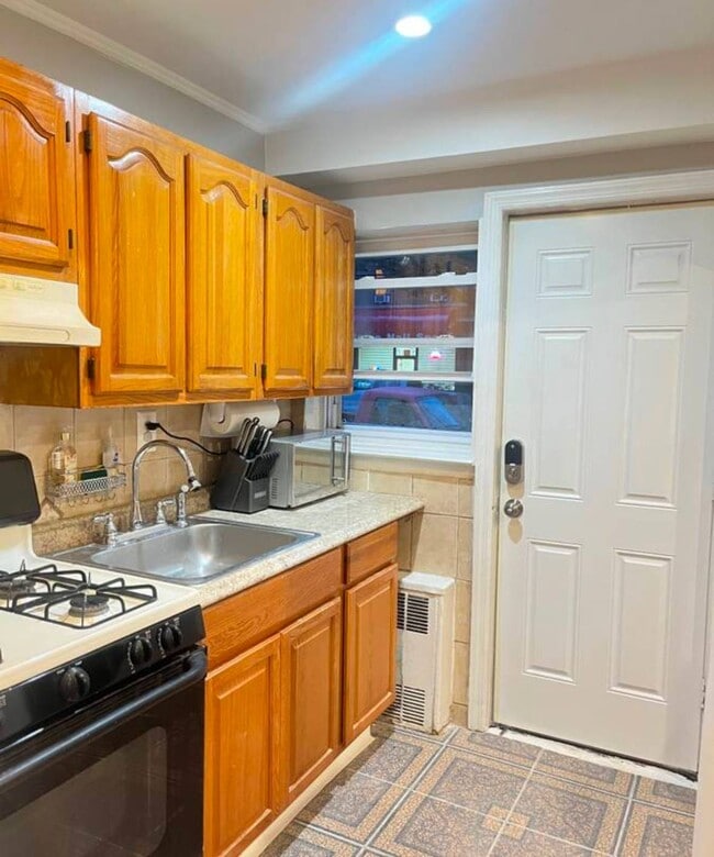 Photo - 21-24 28th Ave