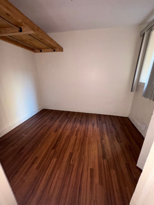 Photo - 4835 N Broad St