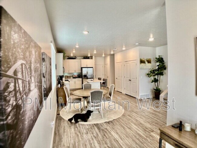 Photo - 707 Miller Ave