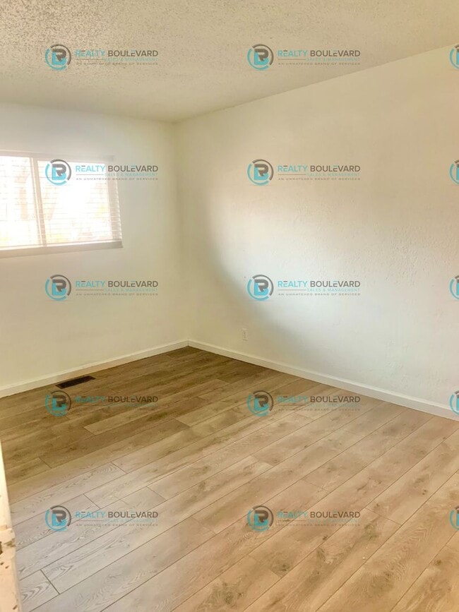 Photo - 1137 Arnold Dr