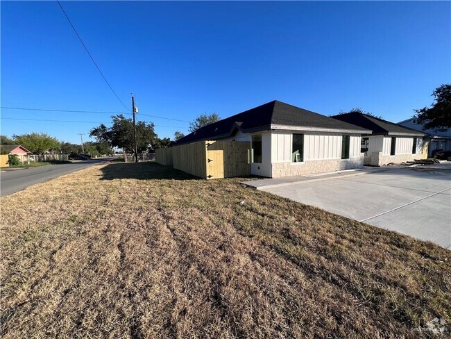 Building Photo - 316 Casiano St Unit D Rental