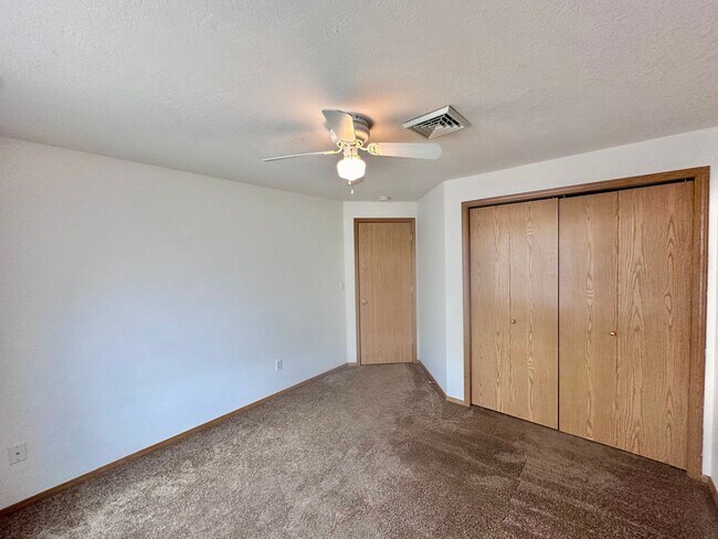 Photo - 2416-2420 SW Wickiup Ct Unit 2416