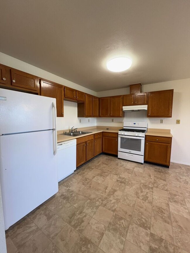 1373 Dakota Dr