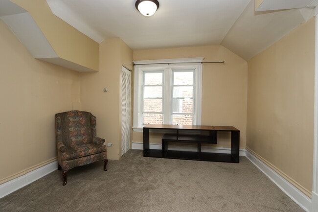 Photo - 1910 N Keystone Ave Unit 2ND