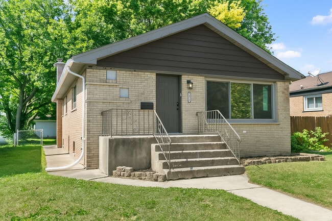 Building Photo - 14214 Minerva Ave