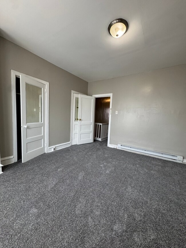 8XX S Alden St