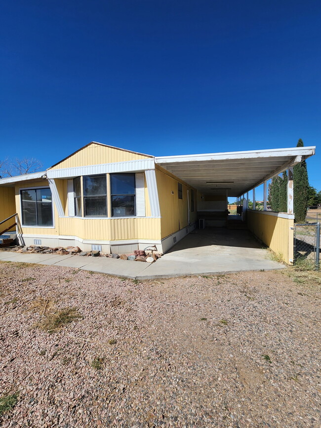 Building Photo - 3125 E John L Ave