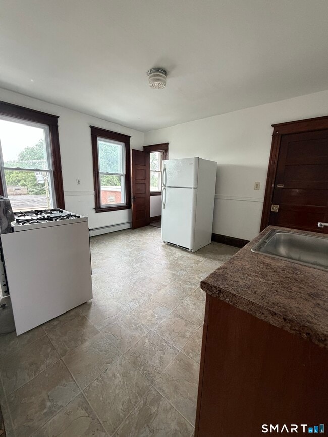 Photo - 366 Tolland St Unit 3