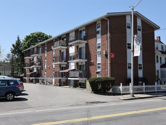 Building Photo - 36 Essex St Unit 5