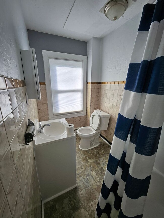 Photo - Bright and Airy 3 bedroom for rent-Voucher...