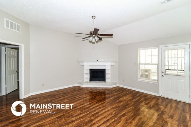 Photo - 4515 Kings Grant Dr House