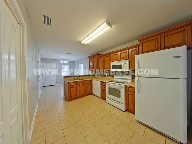 Photo - Charming 3-Bedroom Home on a Corner Lot with Spacious Yard – Pet Friendly!