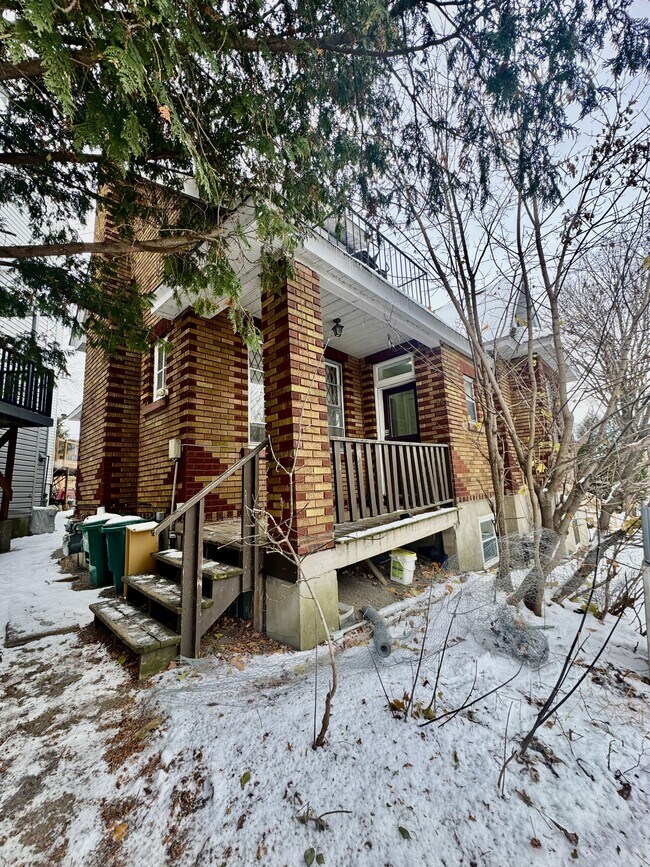 Building Photo - 86 Wurtemburg St Unit Main