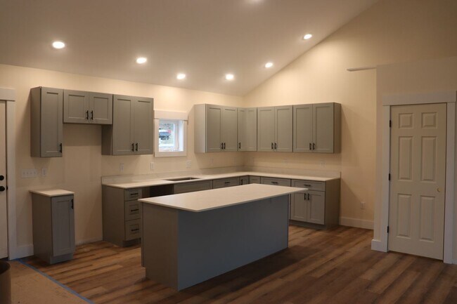 Photo - 1785 Kellogg Rd