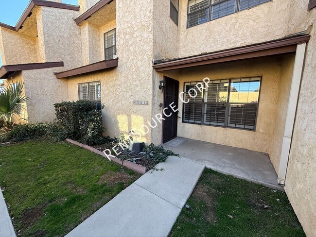 2 Bedroom/2.5 Bathroom Two Story Town Home... - 2 Bedroom/2.5 Bathroom Two Story Town Home...