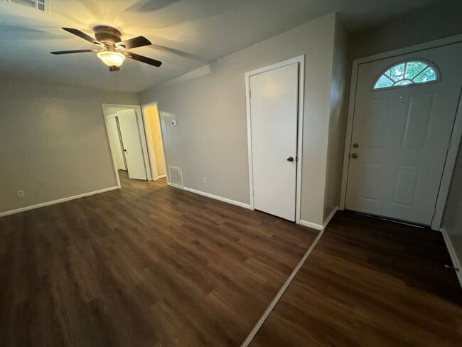 Photo - 3 Bedroom Near 21st & Yale!