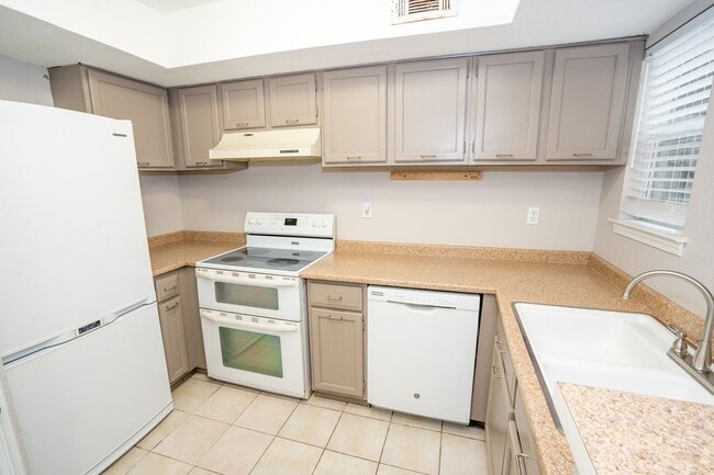 Photo - Cozy, Fully Updated, and Beautiful 2 Bed 2 Bath!!!