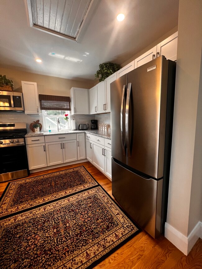 Building Photo - 628 Washington St Unit 3 Rental