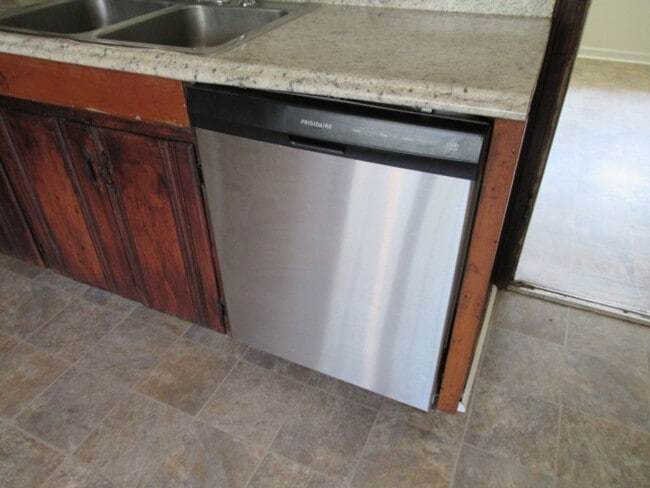 Photo - 131 Frances Pl