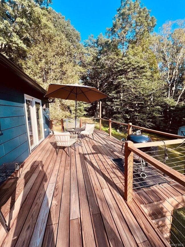 Photo - 136 School St