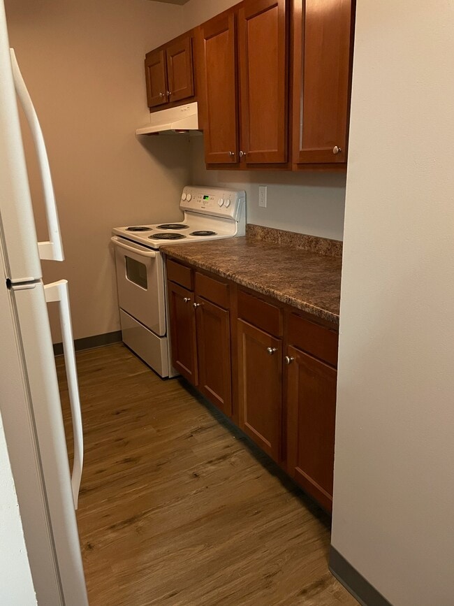 Pine Harbor Apartments