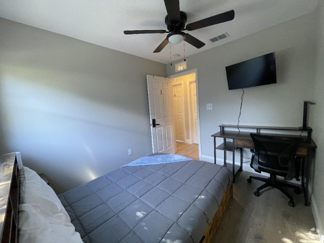 Building Photo - 804 N 5th St Rental