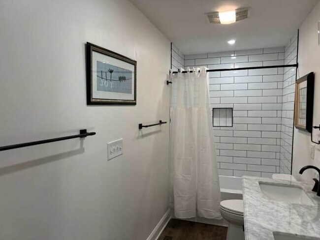 Photo - 2827 E 5th Ave