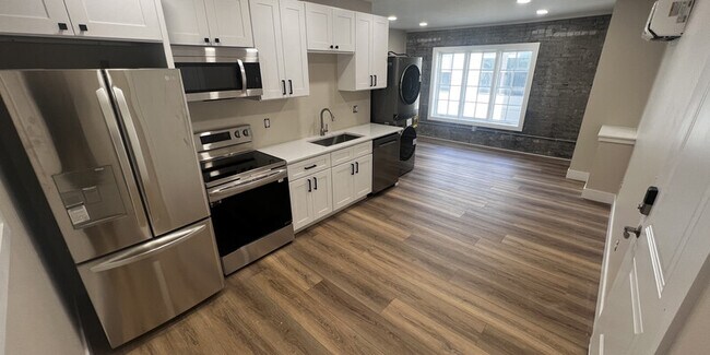 208 S Jackson St - 208 S Jackson St Condo Unit 201