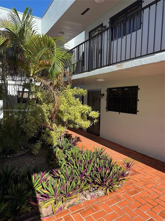 Photo - 1300 W 41st St Unit 102