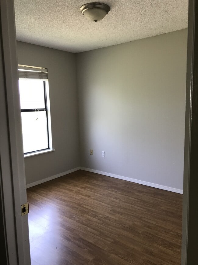 Photo - 938-940 N Oakland Avenue Unit 938