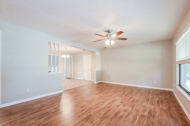 Photo - 8318 Mattituck Cir