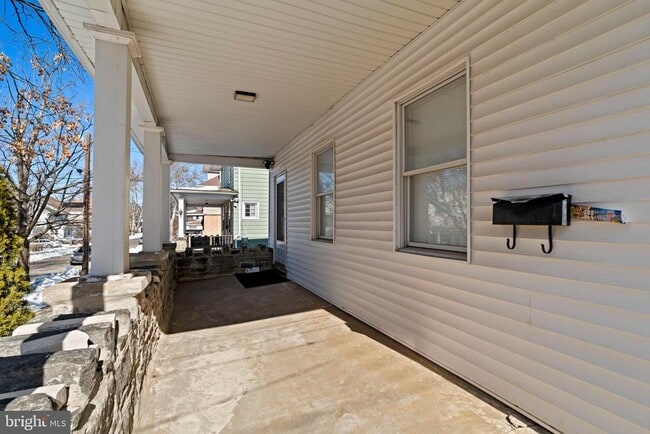 Photo - 233 Melrose Ave