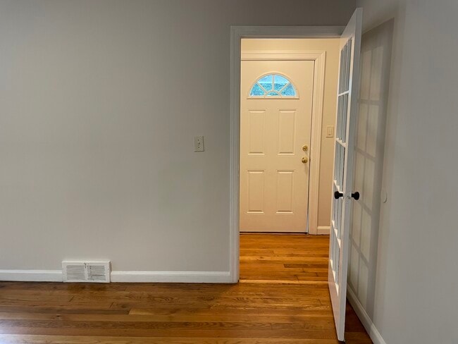Photo - 16 Minturn Rd