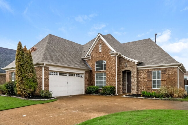 Photo - 1741 Englehart St