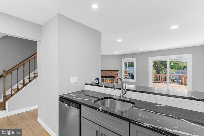 Photo - 11409 Berland Pl
