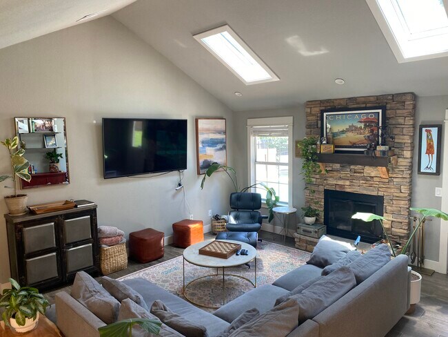 Photo - 1613 S 26th Pl