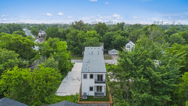 Photo - 6631 Foster St